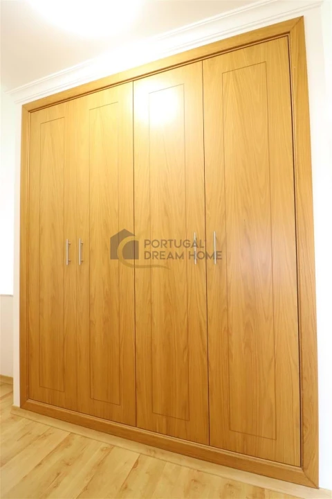 Moradia T5 para Venda em Albufeira e Olhos de Água