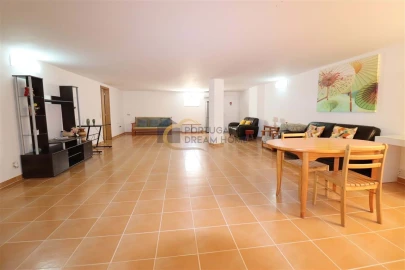 Moradia T5 para Venda em Albufeira e Olhos de Água