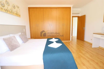 Moradia T5 para Venda em Albufeira e Olhos de Água