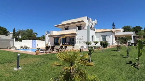 Moradia T5 para Venda em Albufeira e Olhos de Água