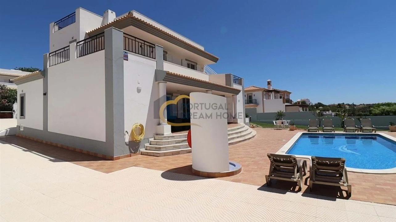 Moradia T5 para Venda em Albufeira e Olhos de Água Foto 18