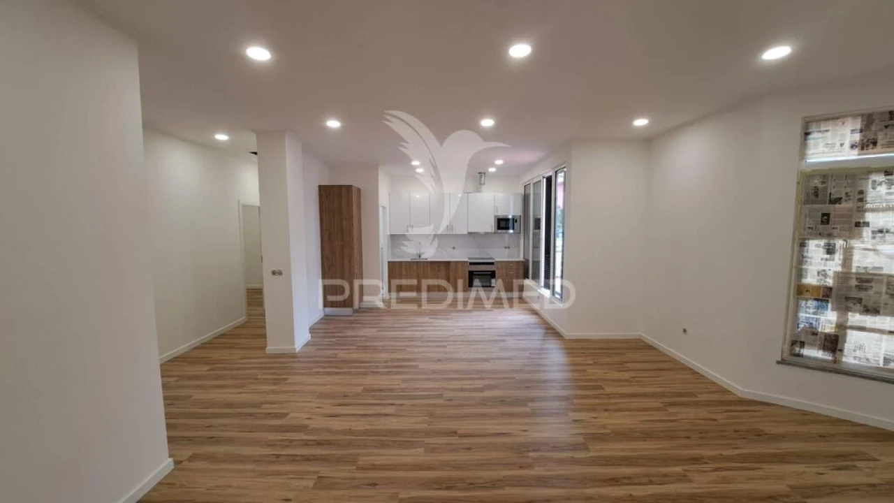 Apartamento T2 para Venda em Caniço Foto 2