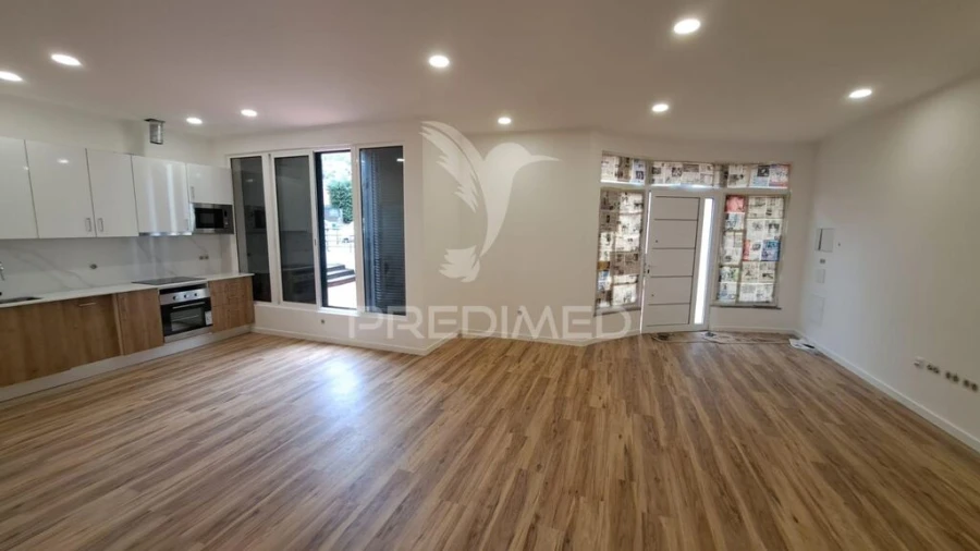 Apartamento T2 para Venda em Caniço Foto 10