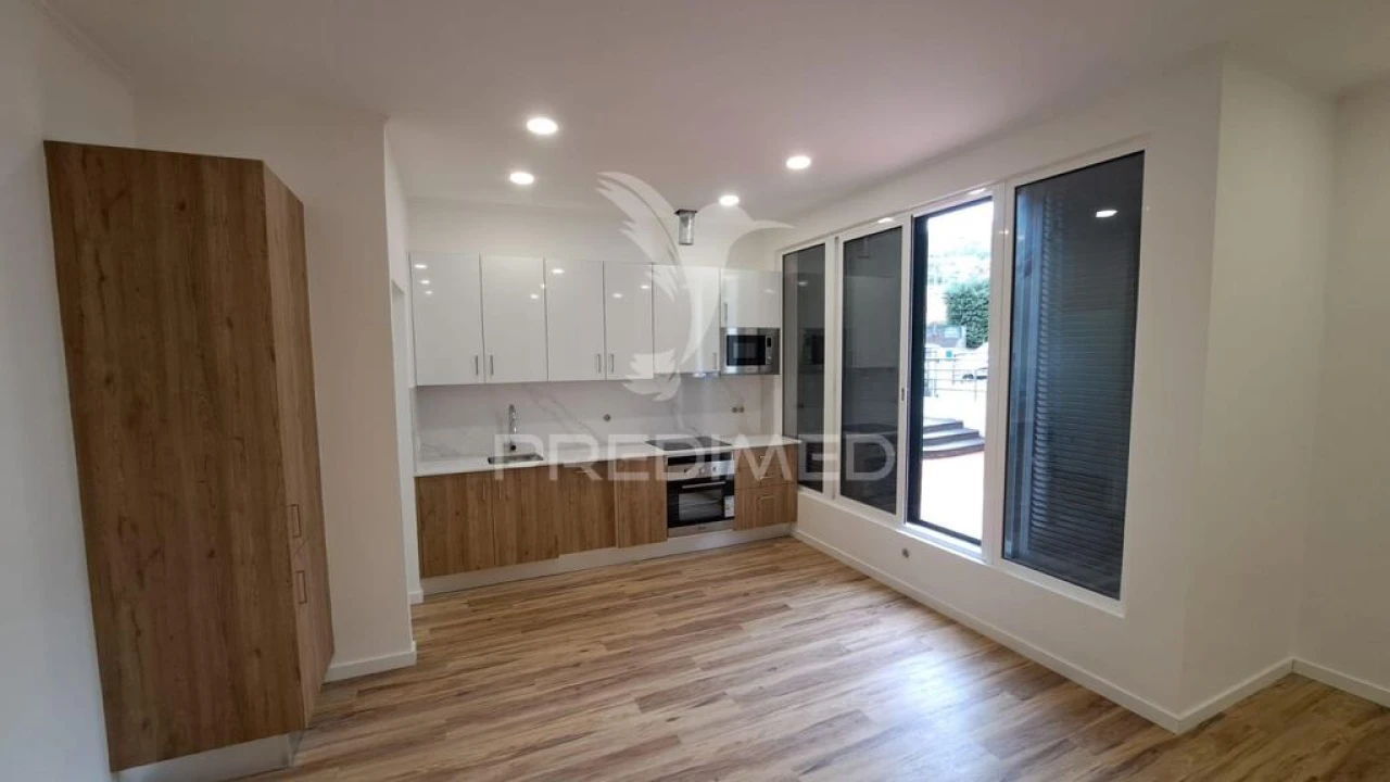 Apartamento T2 para Venda em Caniço Foto 8