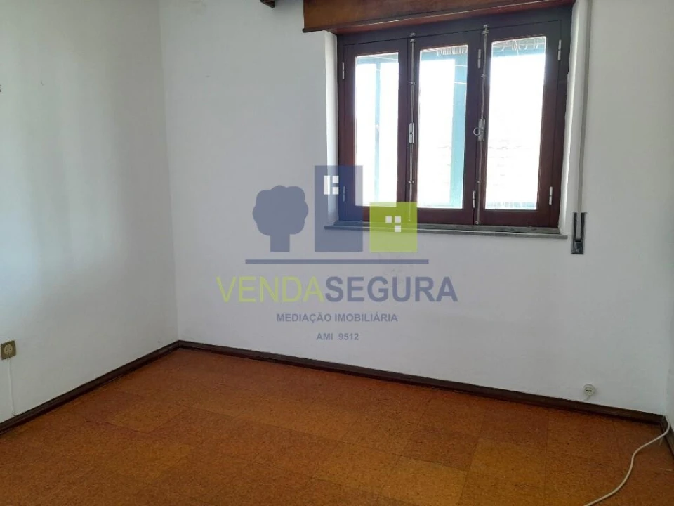 Moradia T3 para Venda em Vila Nova da Baronia Foto 12