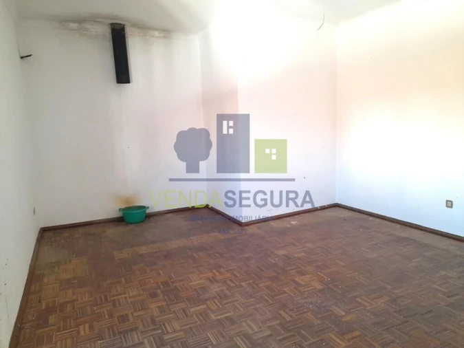 Moradia T3 para Venda em Vila Nova da Baronia Foto 16