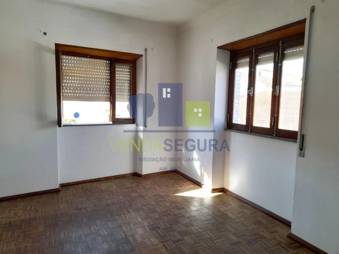 Moradia T3 para Venda em Vila Nova da Baronia Foto 2