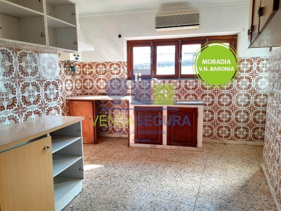 Moradia T3 para Venda em Vila Nova da Baronia Foto 1