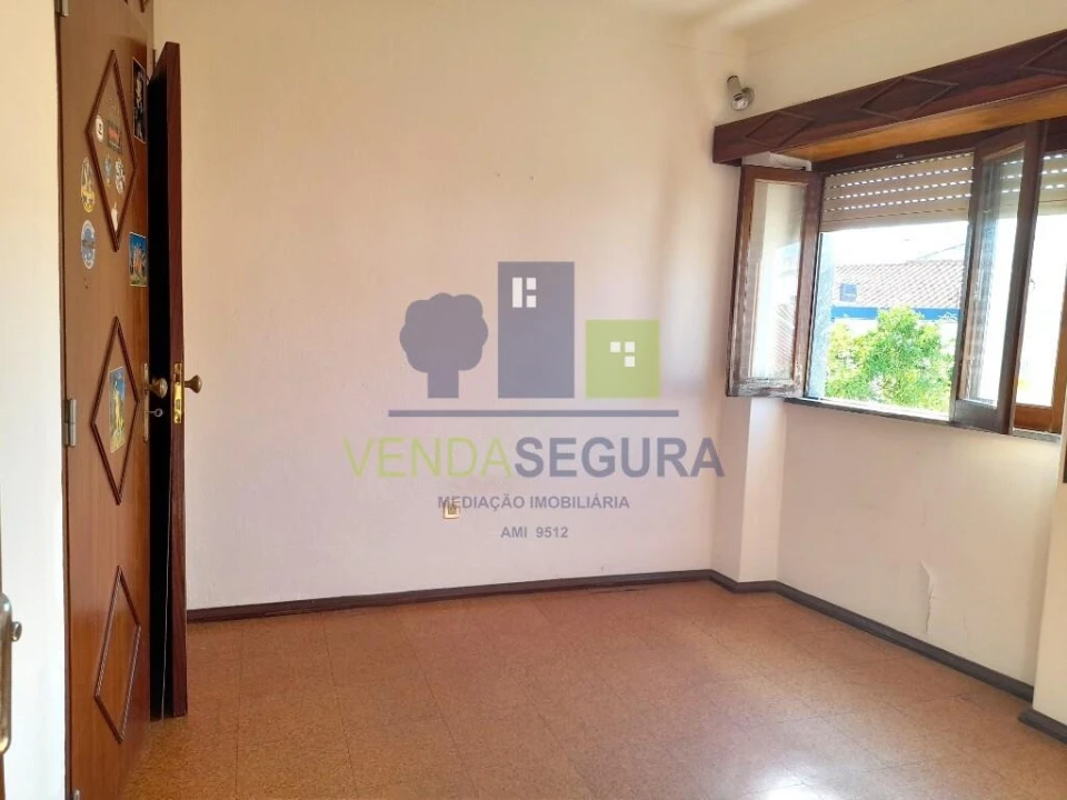 Moradia T3 para Venda em Vila Nova da Baronia Foto 18