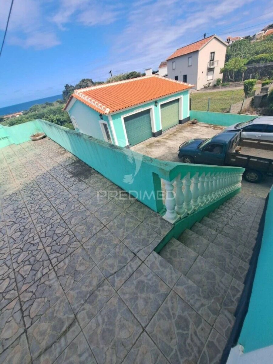 Moradia T3 para Venda em Biscoitos Foto 4