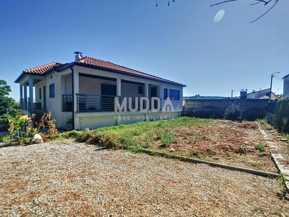 Moradia T3 para Venda em Lebução, Fiães e Nozelos Foto 1