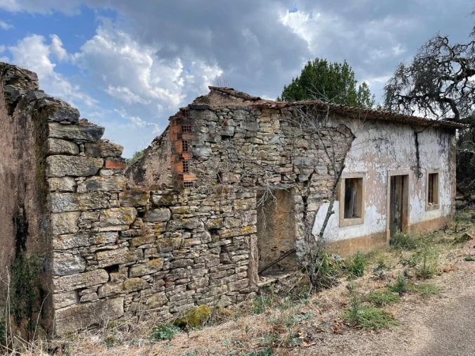 Moradia T3 para Venda em Nossa Senhora do Pranto Foto 2