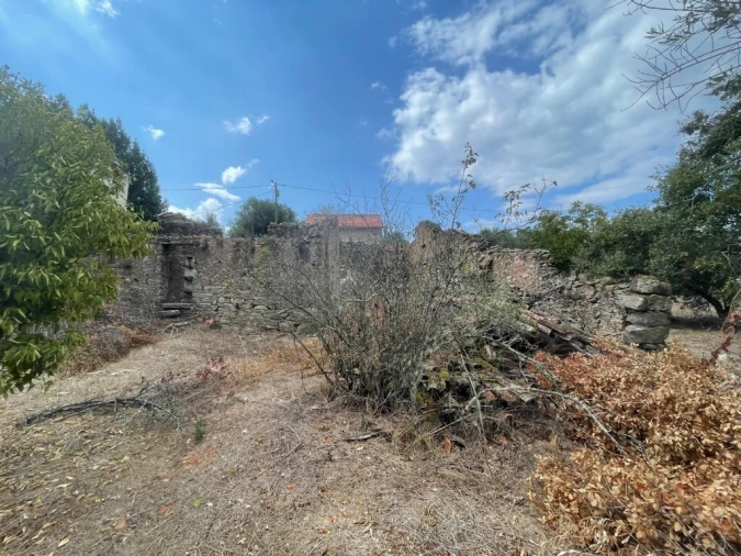 Moradia T3 para Venda em Nossa Senhora do Pranto Foto 4