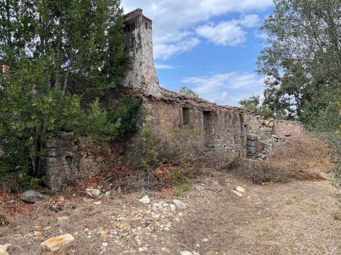 Moradia T3 para Venda em Nossa Senhora do Pranto Foto 3
