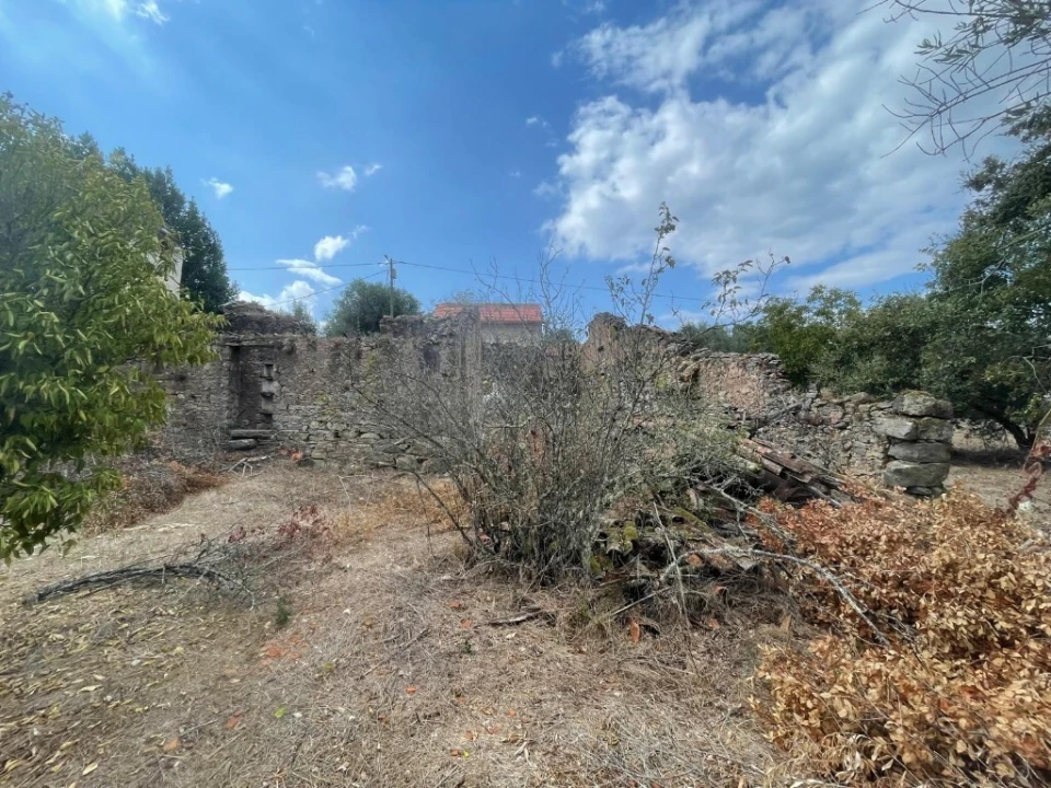 Moradia T3 para Venda em Nossa Senhora do Pranto Foto 4