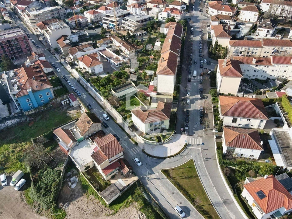 Moradia T5 para Venda em Oliveira, São Paio e São Sebastião Foto 4