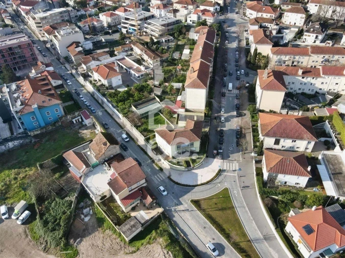 Moradia T5 para Venda em Oliveira, São Paio e São Sebastião Foto 4