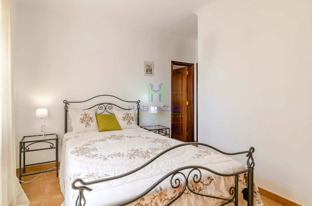 Apartamento T2 para Arrendamento em Lagos (São Sebastião e Santa Maria) Foto 18