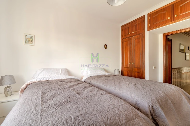 Apartamento T2 para Arrendamento em Lagos (São Sebastião e Santa Maria) Foto 13