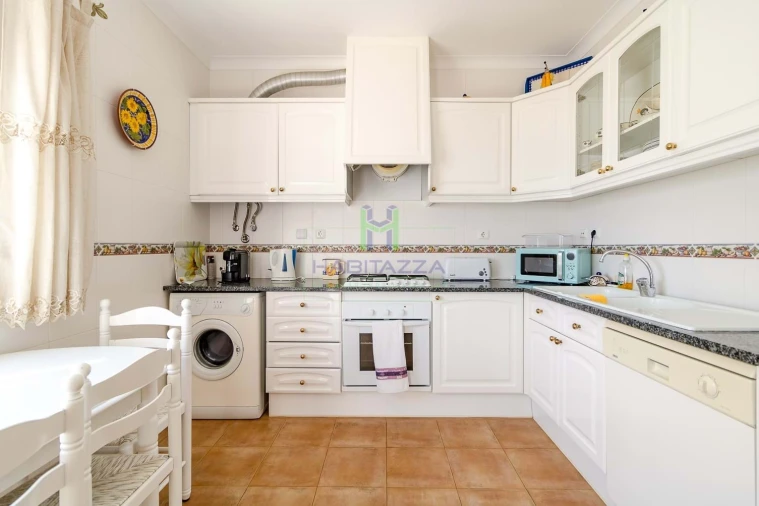 Apartamento T2 para Arrendamento em Lagos (São Sebastião e Santa Maria) Foto 8