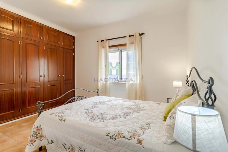 Apartamento T2 para Arrendamento em Lagos (São Sebastião e Santa Maria) Foto 17