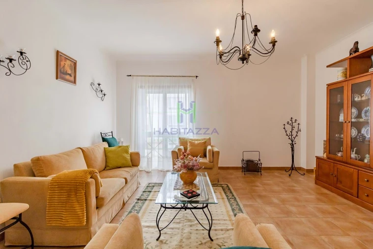 Apartamento T2 para Arrendamento em Lagos (São Sebastião e Santa Maria) Foto 1