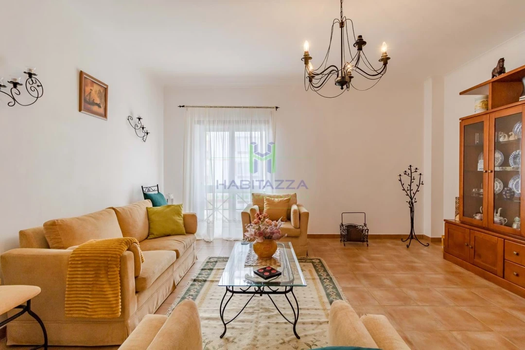 Apartamento T2 para Arrendamento em Lagos (São Sebastião e Santa Maria) Foto 2