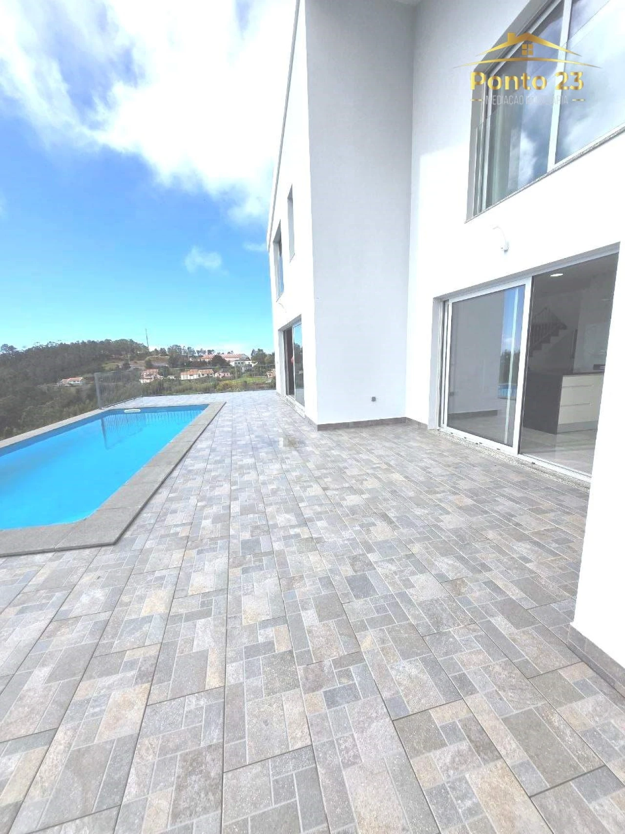 Moradia T3 para Venda em Prazeres Foto 3