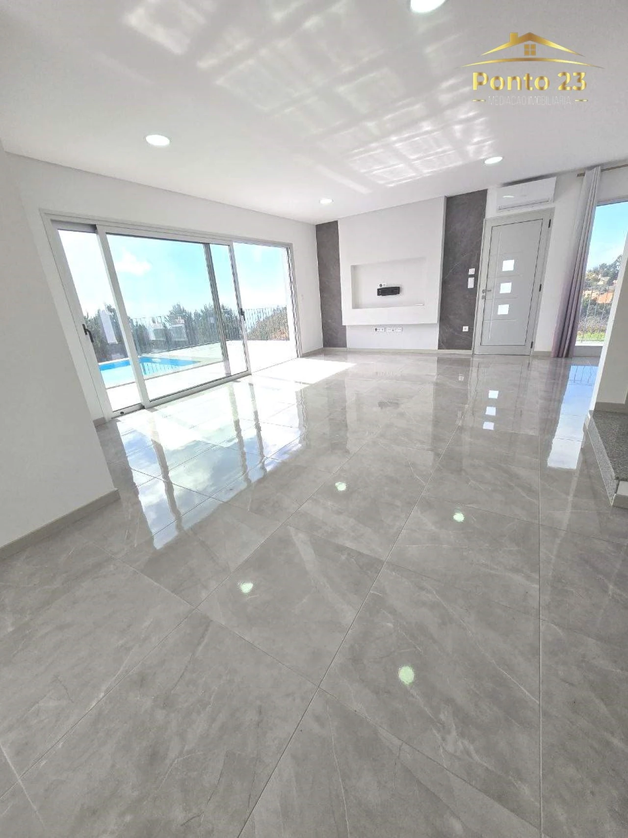 Moradia T3 para Venda em Prazeres Foto 26