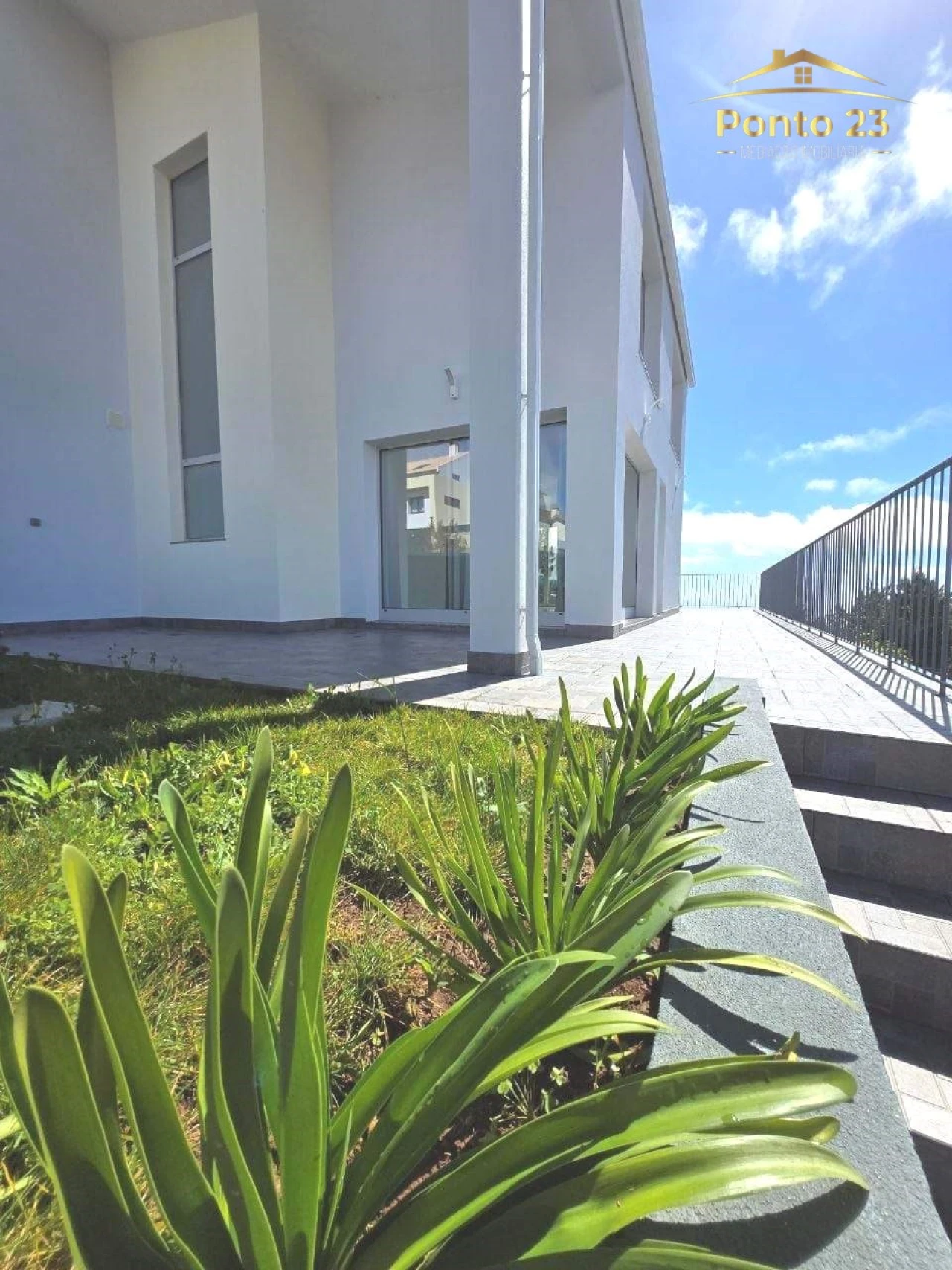 Moradia T3 para Venda em Prazeres Foto 9