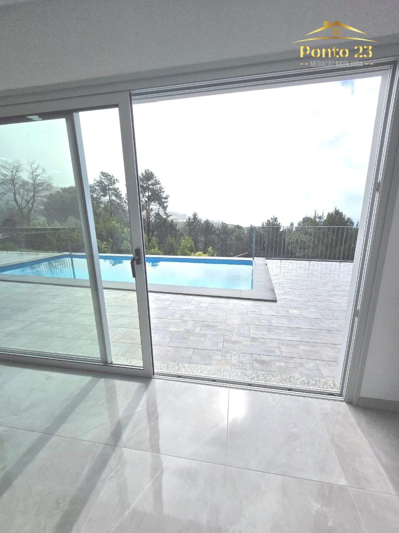 Moradia T3 para Venda em Prazeres Foto 34