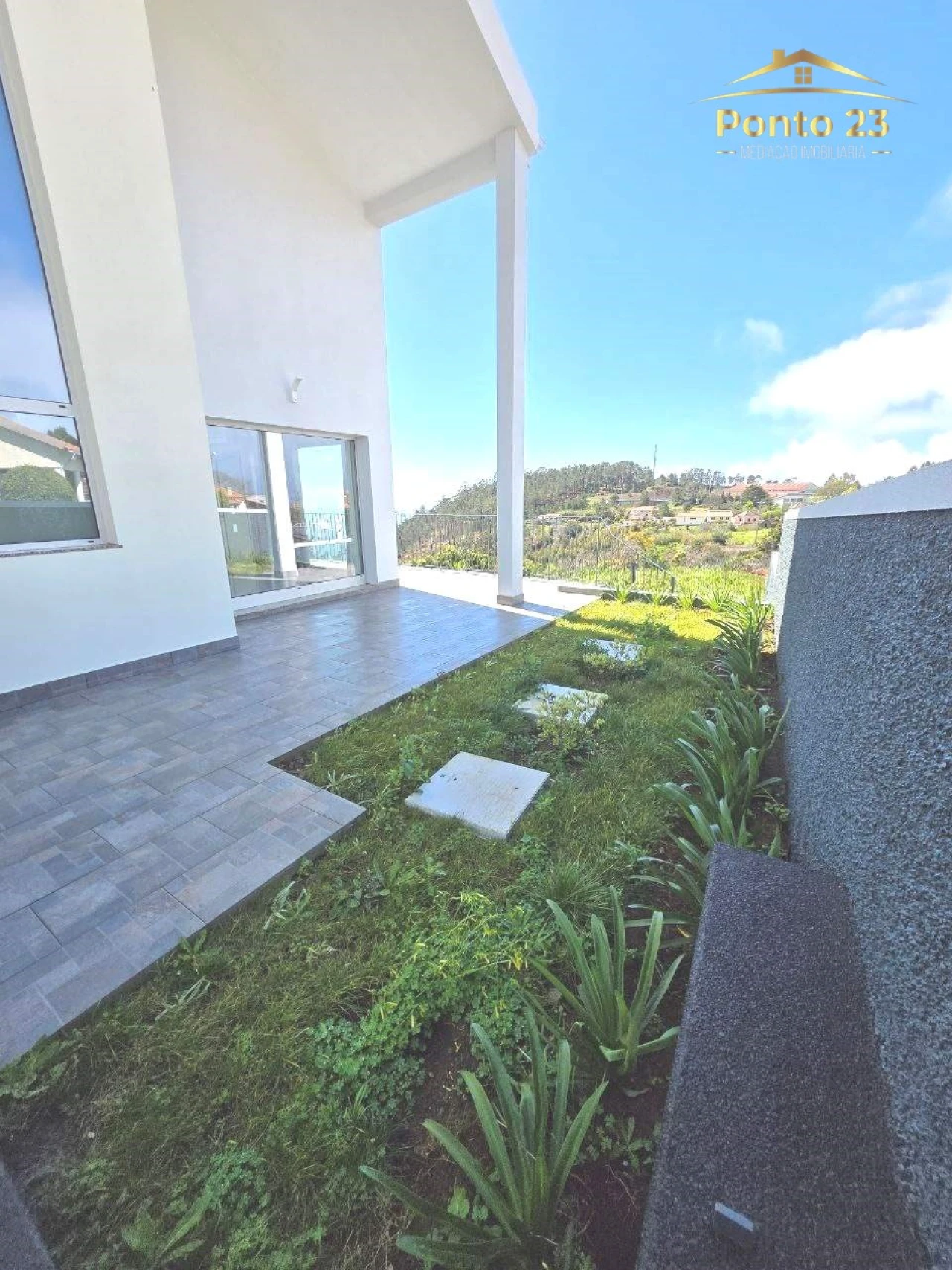 Moradia T3 para Venda em Prazeres Foto 5