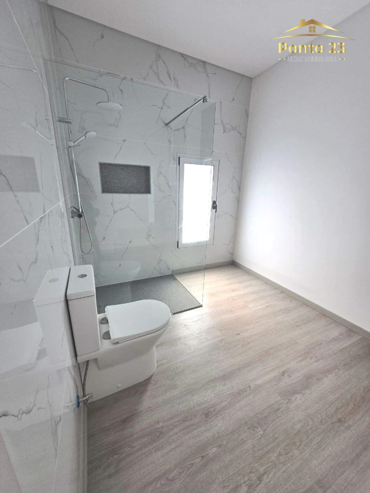 Moradia T3 para Venda em Prazeres Foto 46