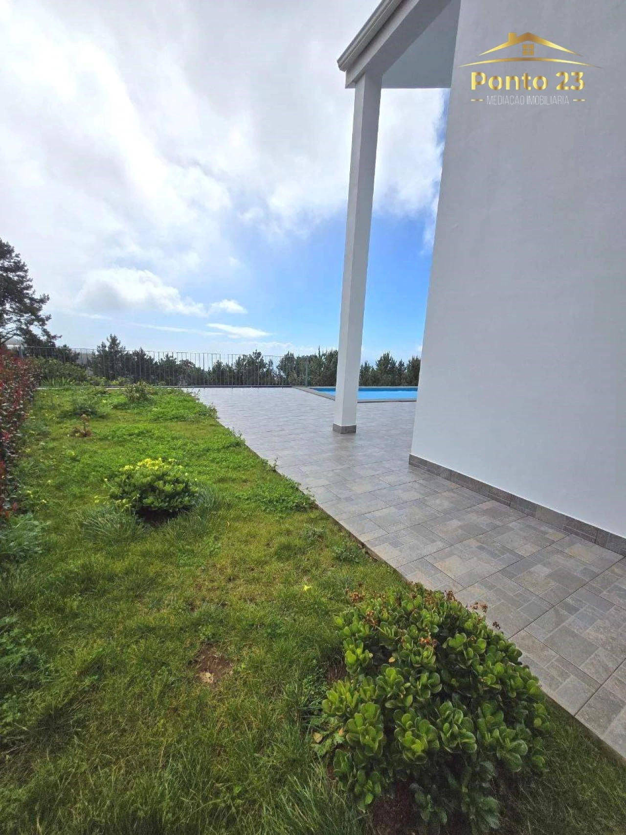 Moradia T3 para Venda em Prazeres Foto 11