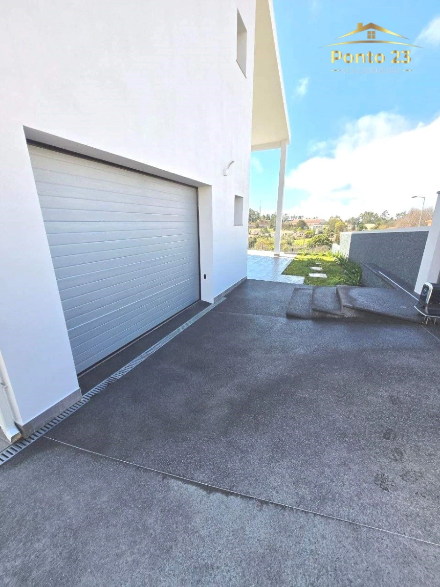 Moradia T3 para Venda em Prazeres Foto 6