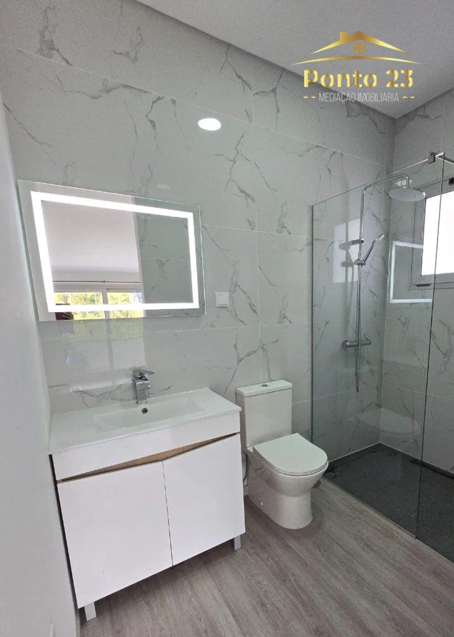 Moradia T3 para Venda em Prazeres Foto 41