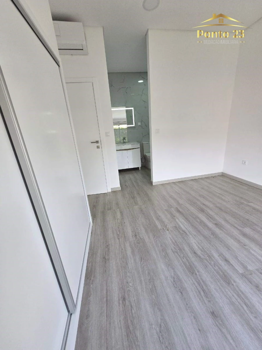 Moradia T3 para Venda em Prazeres Foto 48