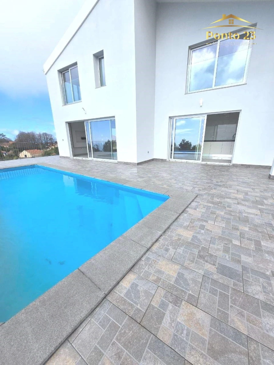 Moradia T3 para Venda em Prazeres Foto 2