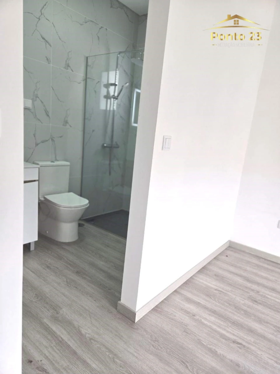 Moradia T3 para Venda em Prazeres Foto 40