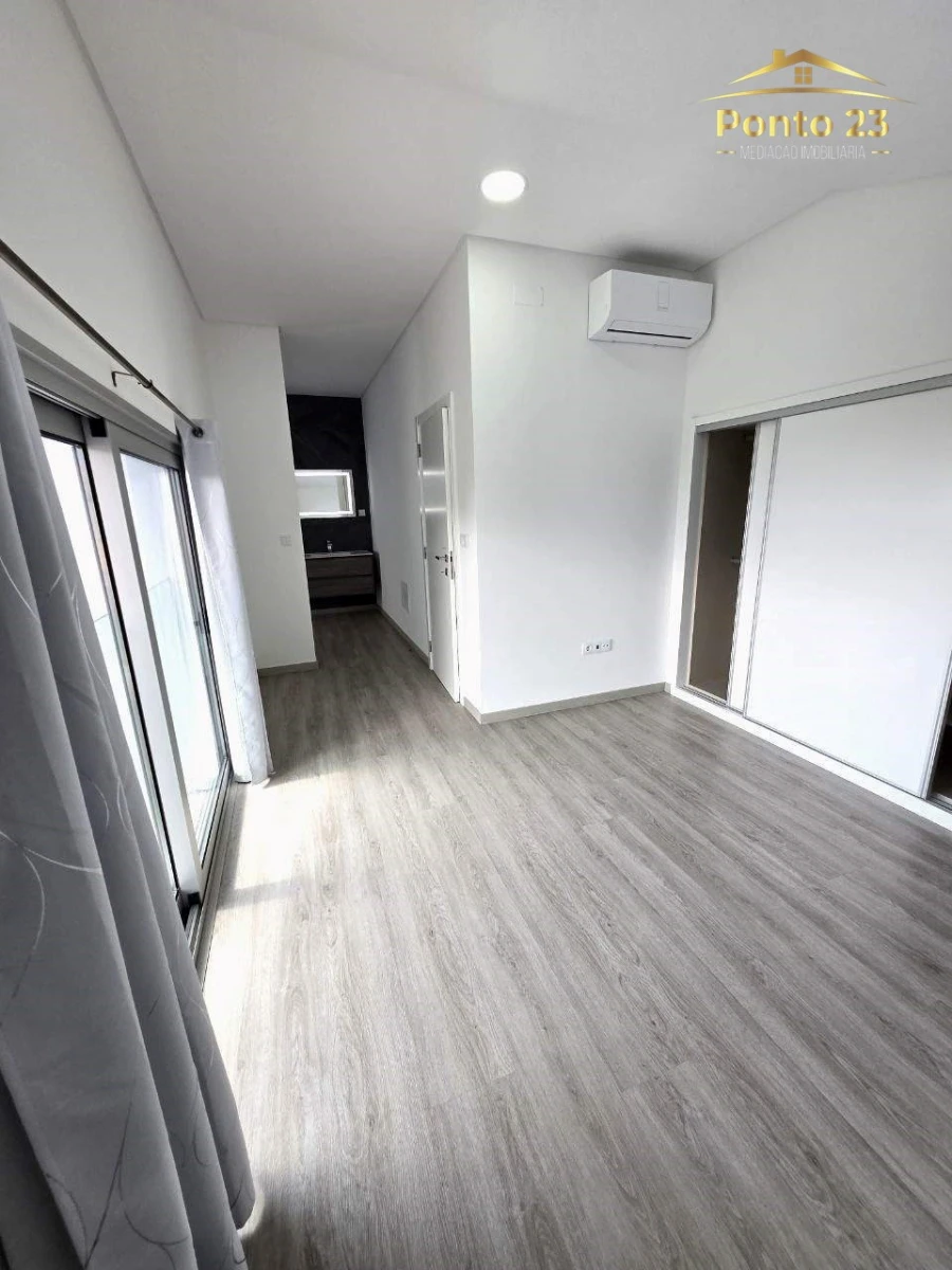 Moradia T3 para Venda em Prazeres Foto 37