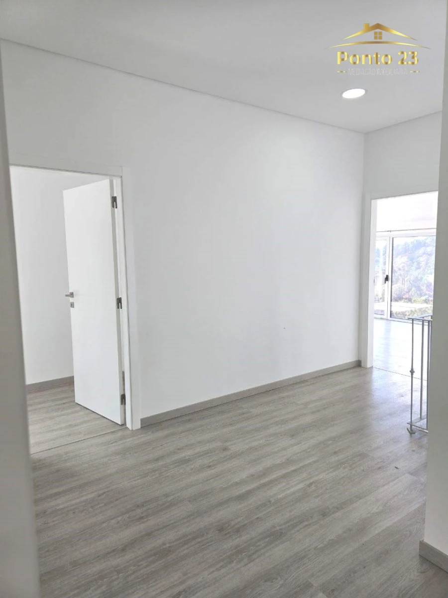 Moradia T3 para Venda em Prazeres Foto 44