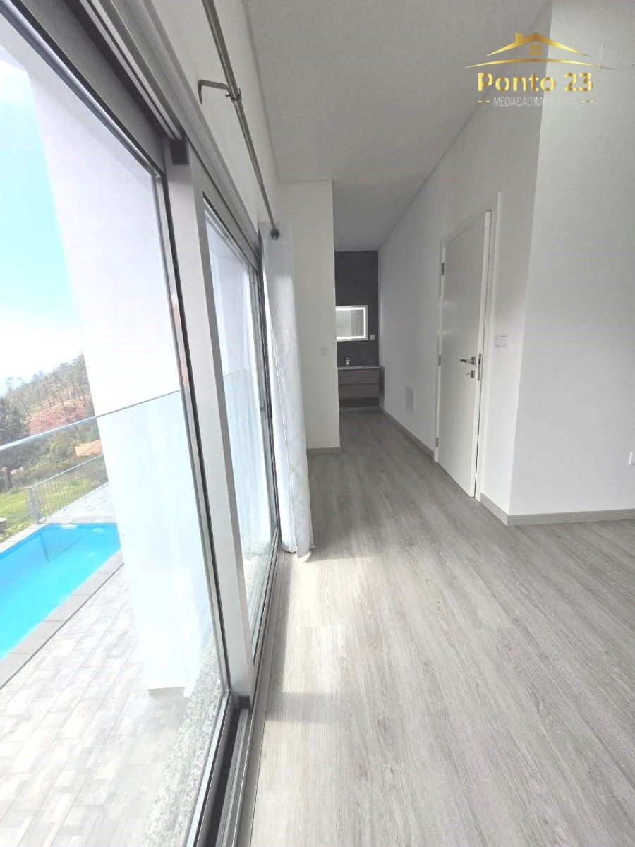 Moradia T3 para Venda em Prazeres Foto 36