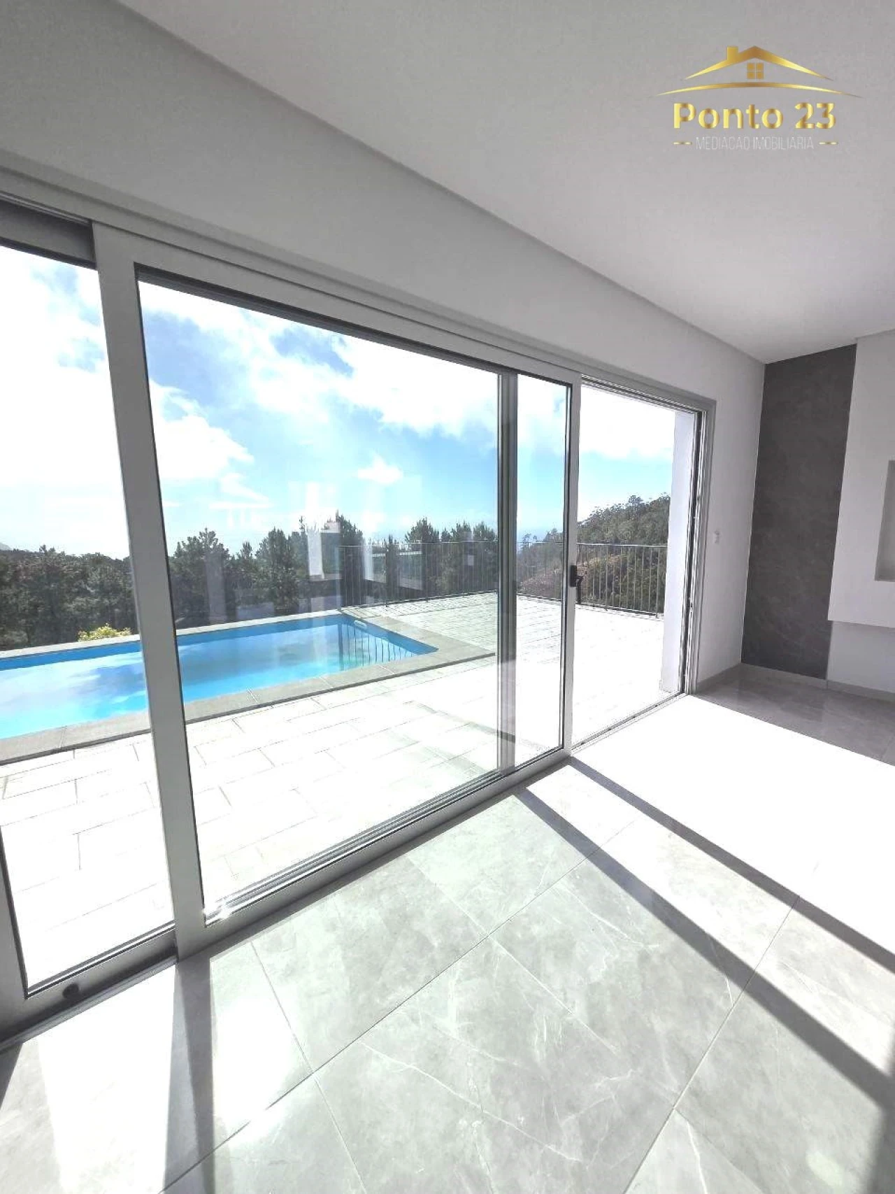 Moradia T3 para Venda em Prazeres Foto 25