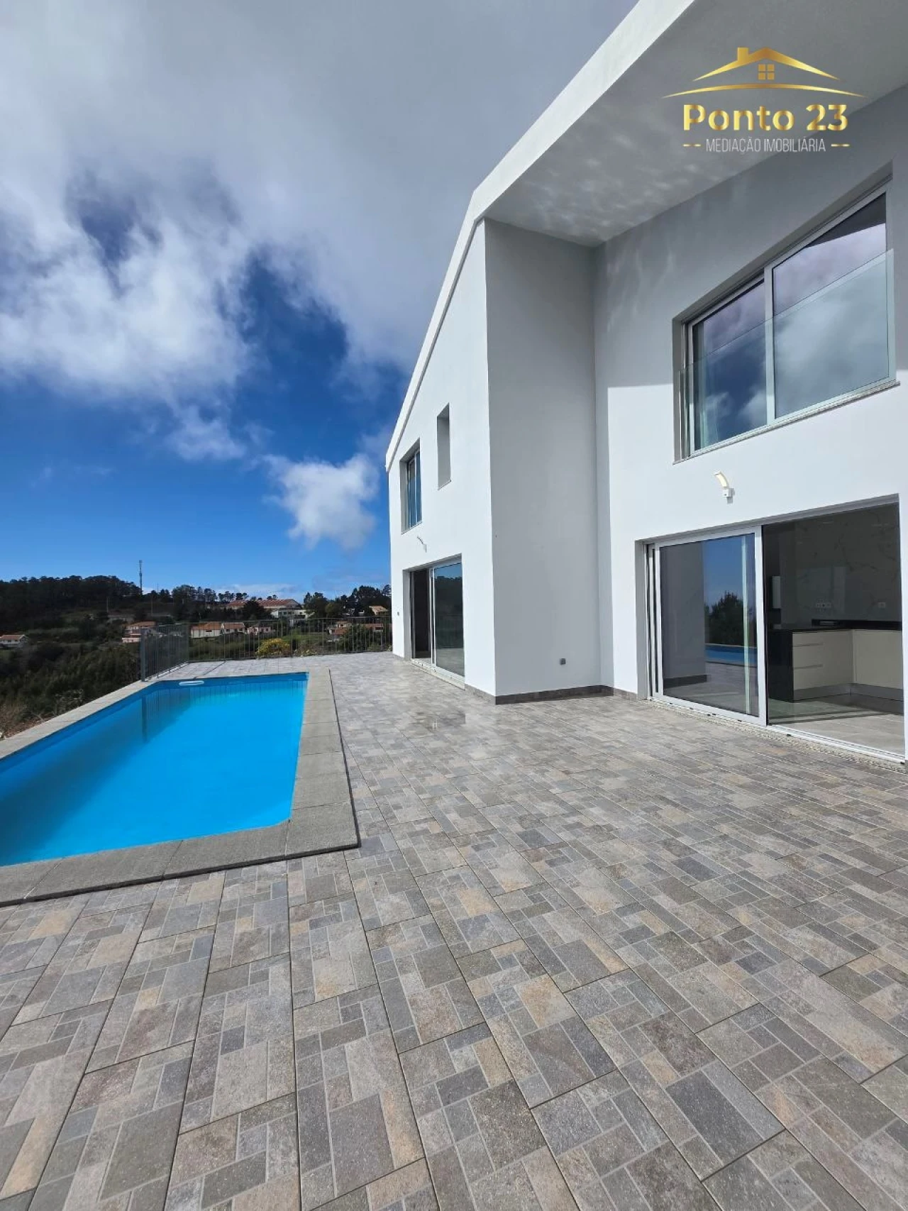 Moradia T3 para Venda em Prazeres Foto 17