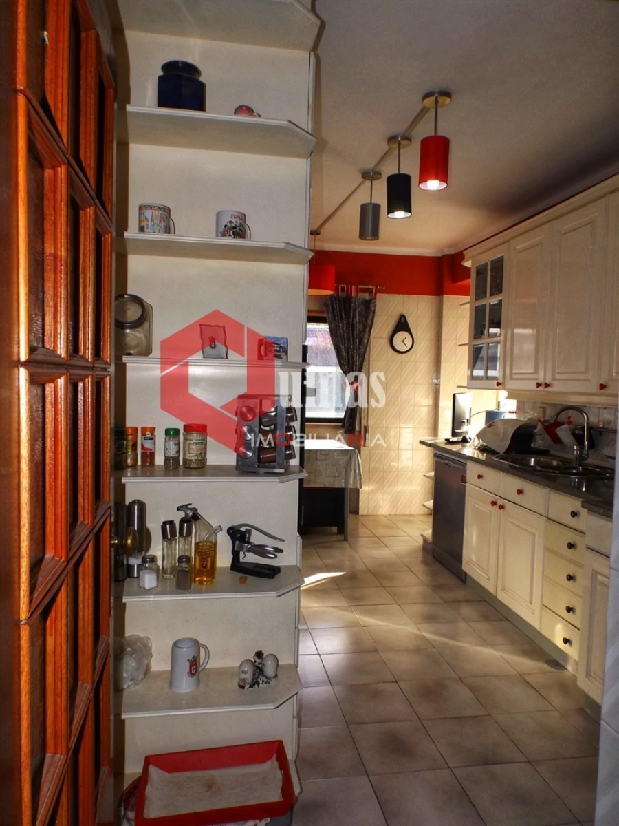 Apartamento T2 para Venda em Covilhã e Canhoso Foto 12
