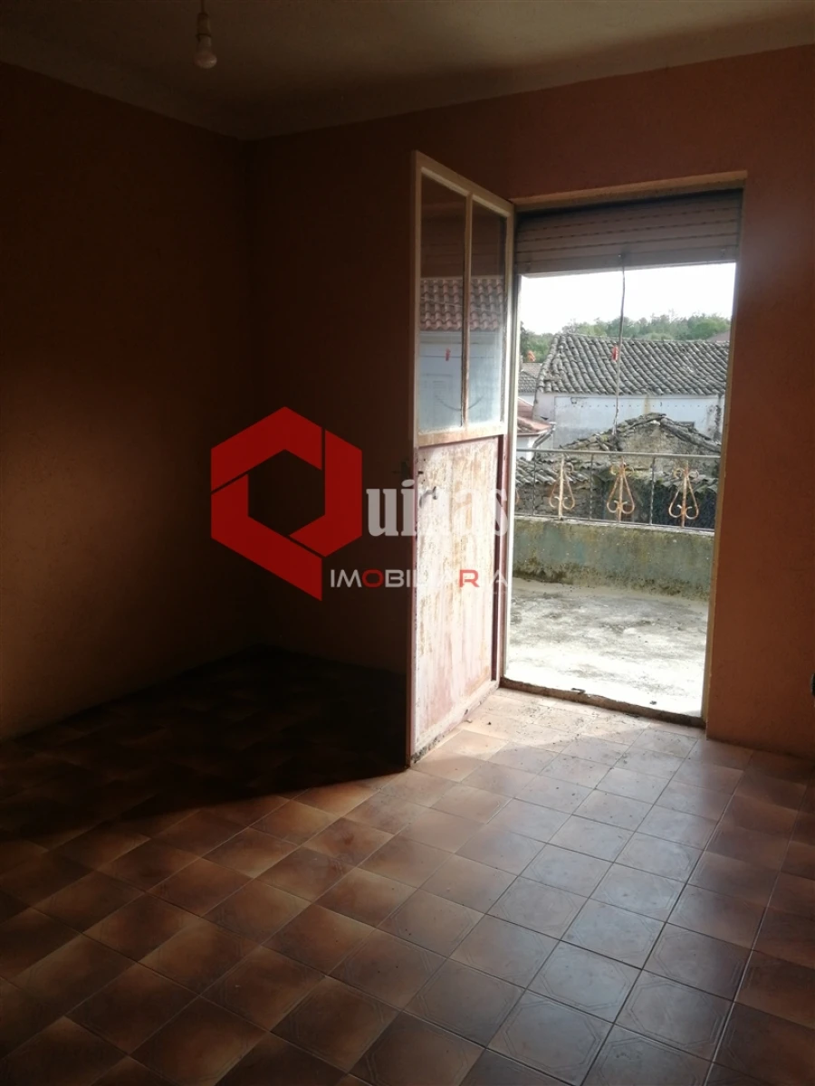 Moradia T0 para Venda em Cerdeira Foto 35