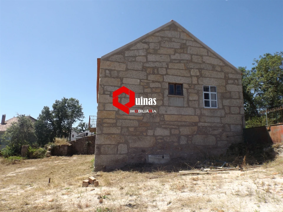 Moradia T3 para Venda em Pega Foto 33