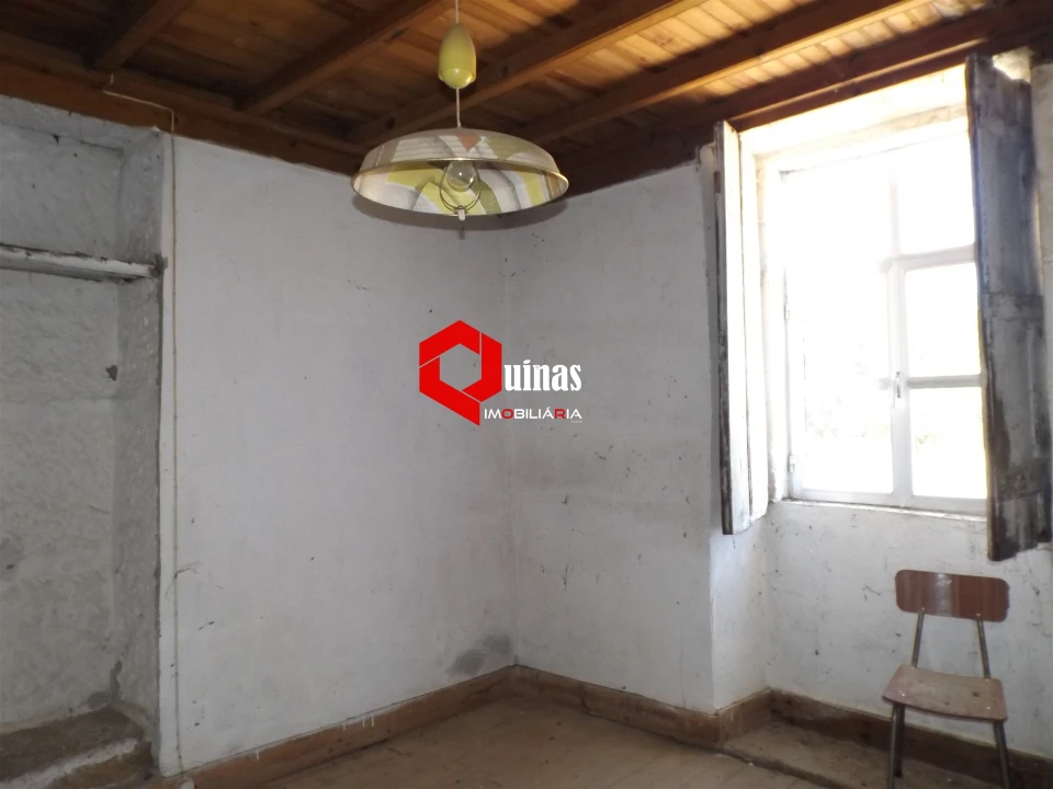 Moradia T3 para Venda em Pega Foto 24