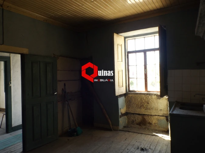 Moradia T3 para Venda em Pega Foto 5