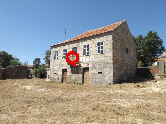 Moradia T3 para Venda em Pega Foto 1